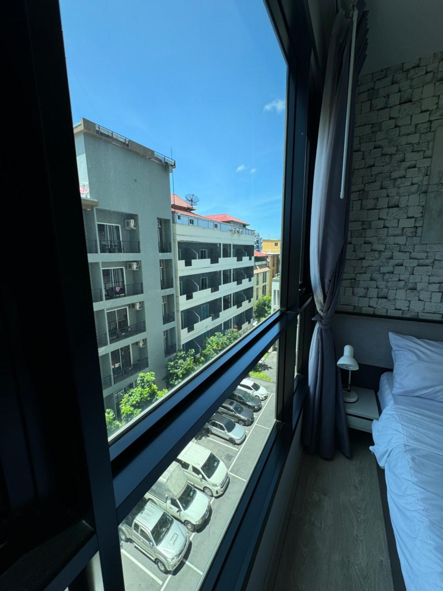Apartamento 芭提雅市中心the Base 高端公寓